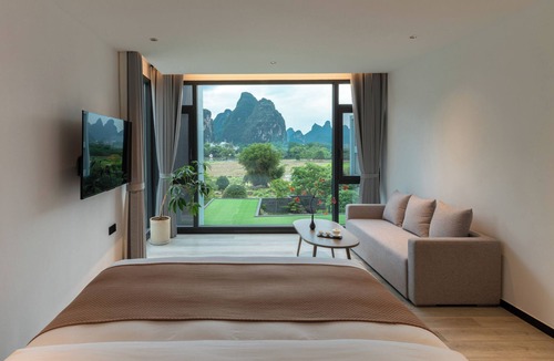 Ten Mile Gallery Bed & Breakfast | Julon Posthouse