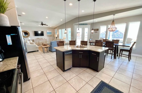 Morgantown House | July 22-25 Discounted! Easy Beach Access & Pools