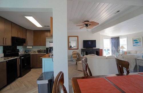 Atlantic Beach Cottage | JULY 4TH BLOWOUT DISCOUNT 500 PER NT 6/27-7/4, 2026