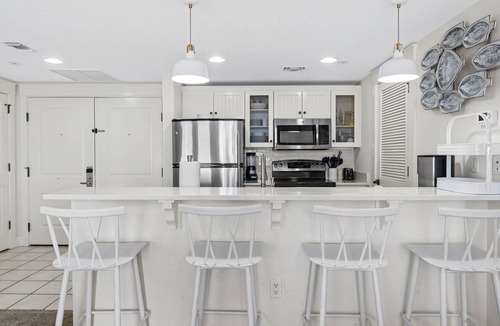 Baytowne Wharf Condo | July 5-7 Now Open* Rare Find In Baytowne* Golf Cart* Tropical Pool Deck* Hot Tub