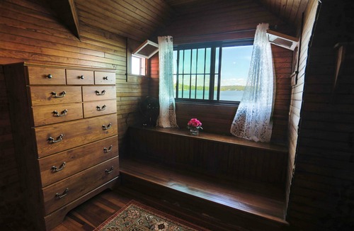 Winthrop House | July 7 to 14 Available: Big Porches w/Scenic Views, Kayaks & Room to Gather