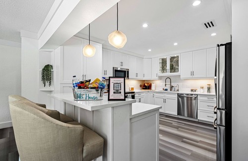 Boynton Beach House | July/Aug Discount! Heated Pool & Tiki Hut