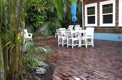 Belle Vista House | July OPEN! 4/3 Beach House w/kng beds, gym & bar. Only a 3min walk to beach!