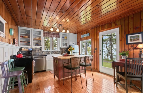 Bow Cottage | July weekend still available! Awesome views. Close to great food & fun hikes!