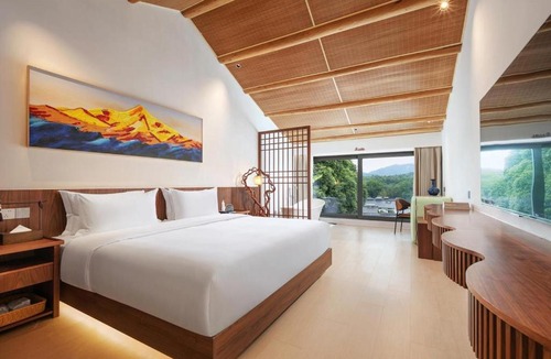 Xihu Hotel | Jun hade on hillside