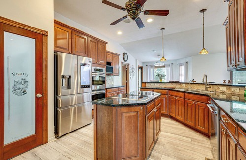 Junction City House | Junction City Home w/Hot Tub - Near Milford Lake!