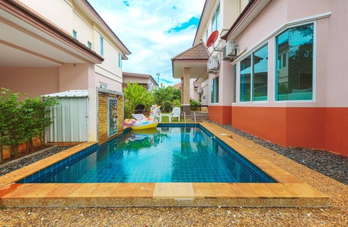 Pak Nam Villa | June Pool Villa