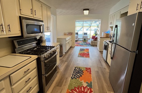 Three Rivers Cottage | Jungle Arcade, Fall Fires, Winter Dome, WFH - WEEKLY STAY DEALS