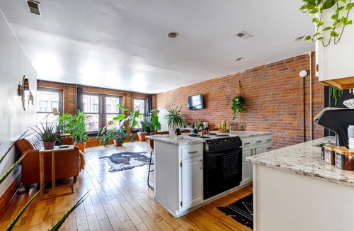 Italian Village House | Jungle House Luxury Lofts - Short North High Street