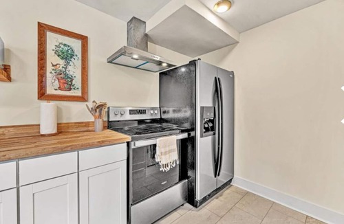 North Shore House | “Junie’s Place” Waterfront Cottage