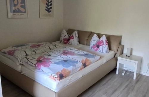 Ober-Florsheim Bed & Breakfast | Junior Suite, bath, WC, comfort - Gästehaus Schröder