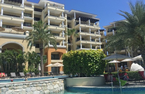 Ildefonso Green Apartment | Junior Suite Bedroom In The Heart Of Cabo's Medano Beach