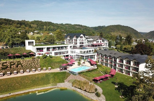 Loef House | Junior Suite-Half Board Non Refundable BI - 1P - Moselstern Parkhotel