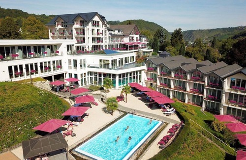 Loef House | Junior Suite-Half Board Non Refundable BI - 1P - Moselstern Parkhotel
