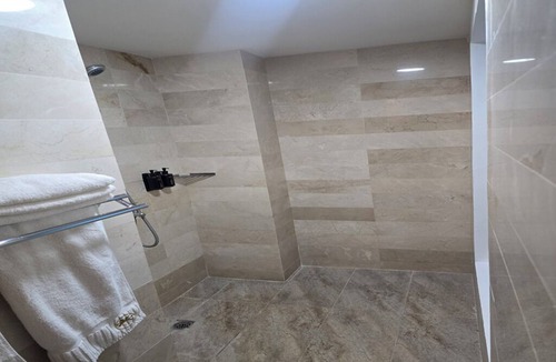 Munoz Hotel | Junior suite just steps from the beach