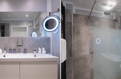 Kaiserslautern Hotel | Junior Suite King-size bed Shower /Bathtub, Toilet - Hotel-Restaurant Barbarossahof