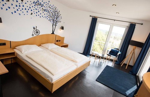 Idar-Oberstein House | Junior Suite shower/WC - Berghotel Kristall