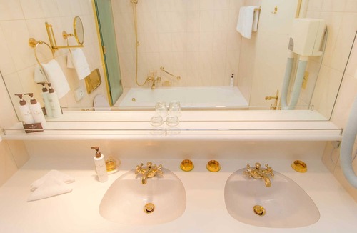 Lech am Arlberg Hotel | Junior suite with balcony - Hotel Kristberg