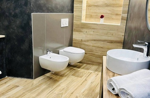 Lavis Bed & Breakfast | Junior Suite with In-Room Jacuzzi