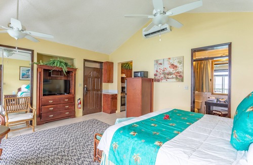 Cart Path Hotel | Junior Suite with Kitchen