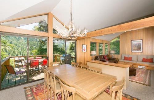 Alpine Meadows House | Juniper at Alpine - Private Hot tub, Pet Friendly & Free Shuttle to Slopes