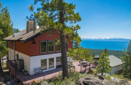 Incline Village Cabin | Juniper by AvantStay | Incredible Mountainside Home w/Incredible Lake Views!