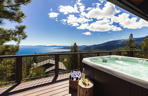 Incline Village Cabin | Juniper by AvantStay | Incredible Mountainside Home w/Incredible Lake Views!