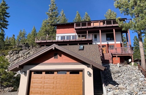 Incline Village Cabin | Juniper by AvantStay | Incredible Mountainside Home w/Incredible Lake Views!