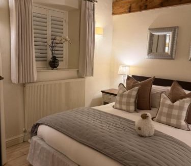 Over Haddon House | Juniper Cottage