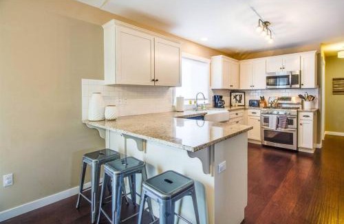 Larkspur House | Juniper Getaway Dreamy Kitchen Pet Friendly