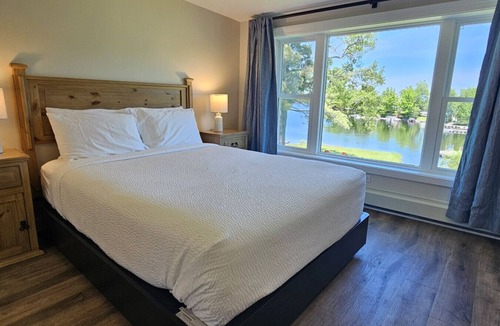 Greenville Junction Hotel | Juniper Motel-Double Queen-RM4-Pet Friendly*ATV Access*Lakefront