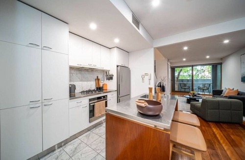 Kent Town Villa | Juniper on Rundle - A Leafy City-fringe Escape