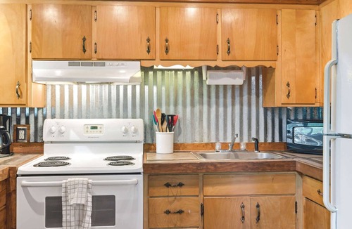Stevensville Ski Chalet | Juniper Presents: Chalet #68 Nr Beach, Play Area & Amenities