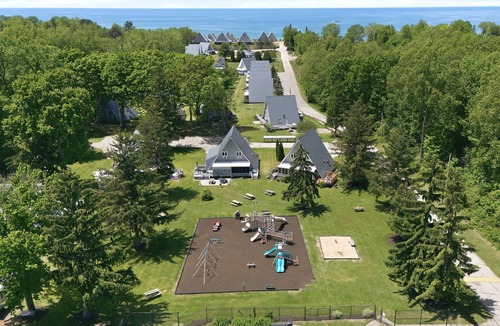 Stevensville Ski Chalet | Juniper Presents: Chalet #76 3BR Chalet Nr Beach & Resort Amenities