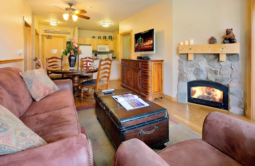 Mammoth Lakes Hotel | Juniper Springs Resort