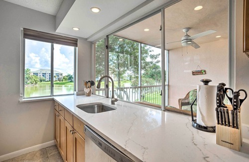 Jupiter Apartment | Jupiter Bay Condo w/Pool < Half Mile to Beach!