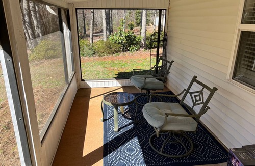 Easley House | Just 16 miles from Clemson & 12 miles from downtown Greenville.