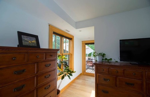 Stockbridge House | Just a min from Downtown Stockbridge on 11 Acres