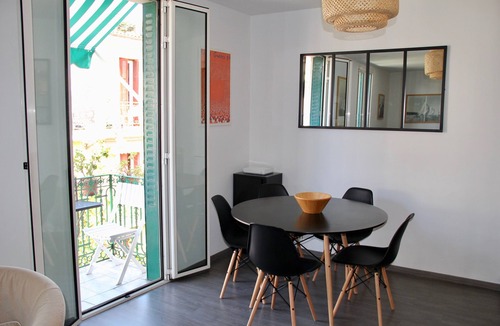 Les Baumettes Apartment | Just a stone's throw from the beach, a charming family apartment.