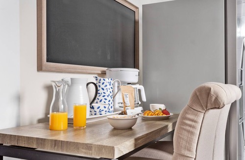 Cannonborough Elliotborough Apartment | Just Blocks from King St | Sweetgrass (Suite A)