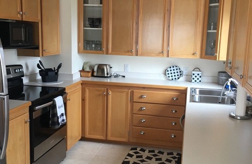 Misquamicut House | Just Footsteps From The Water! Available For weeks in June and September