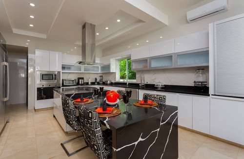 Playacar House | JUST JUNE: Luxury Escape-50% off selected nights -maid included.