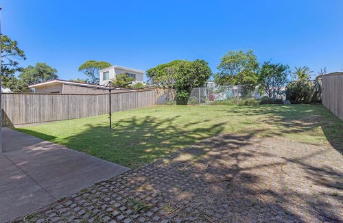 Werri Beach House | Just listed - Beachside - 5 bedroom - 1 min walk to beach - 1 & 3/4hrs Sydney