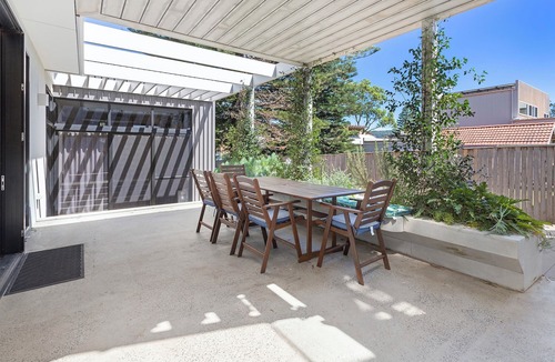 Werri Beach House | Just listed - Beachside - 5 bedroom - 1 min walk to beach - 1 & 3/4hrs Sydney