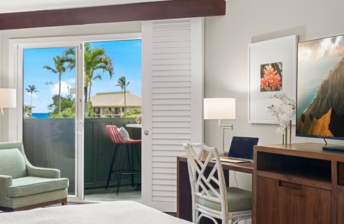 Hanamaulu Apartment | Just Listed! Oceanfront Paradise Views and Luxury