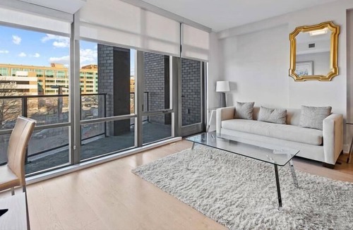 NoMa House | Just one block from Metro! Desk, Free Wi-Fi & Full Gym | Noma, DC