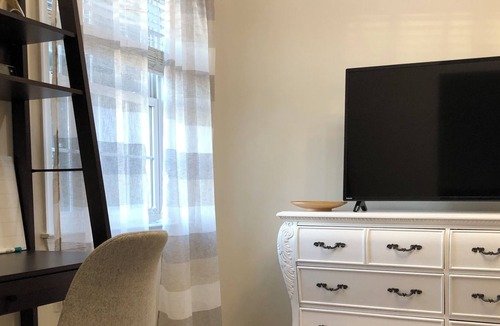 Fredericksburg House | Just refurbished clean comfortable, close to downtown, MWH and Central Park