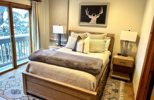 Edwards Condo | JUST REMODELED Beaver Creek mountain lux! Heart of Arrowhead steps to ski lift.
