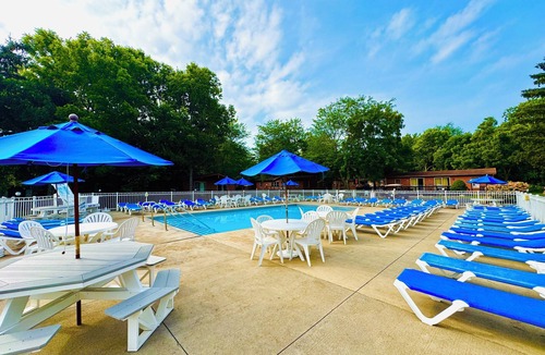 Put-in-Bay House | Just Remodeled—Steps From Pool! | 10 ppl | IC65