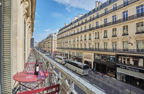 Vivienne Apartment | JUST STEPS AWAY FROM PLACE DE L’OPÉRA &GALERIES LAFAYETTE, BETWEEN PLACE VENDÔME